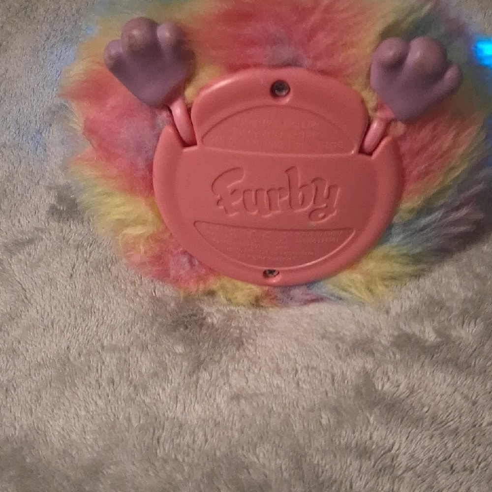 Furby - Picture 3 of 4